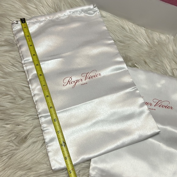 100% Auth A Pair of Roger Vivier DUST BAG (BRAND NEW) - Picture 13 of 14